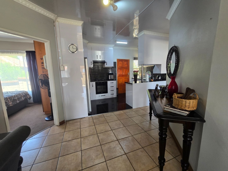 4 Bedroom Property for Sale in Heuwelsig Free State